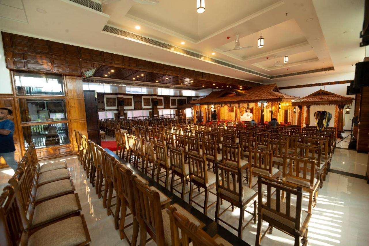 Hotel Guruvayur Darshan Екстер'єр фото