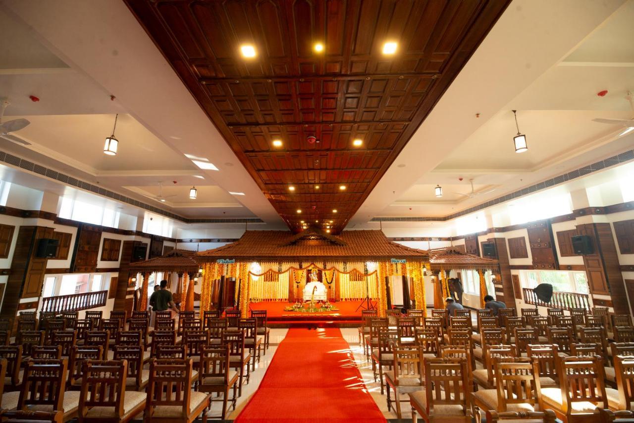 Hotel Guruvayur Darshan Екстер'єр фото