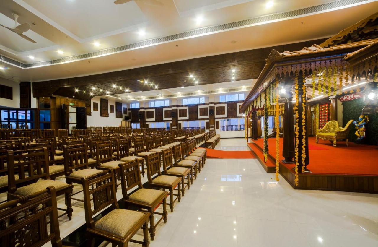 Hotel Guruvayur Darshan Екстер'єр фото