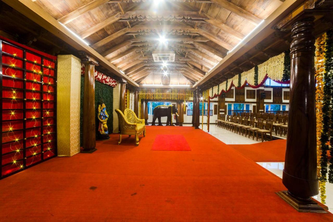 Hotel Guruvayur Darshan Екстер'єр фото