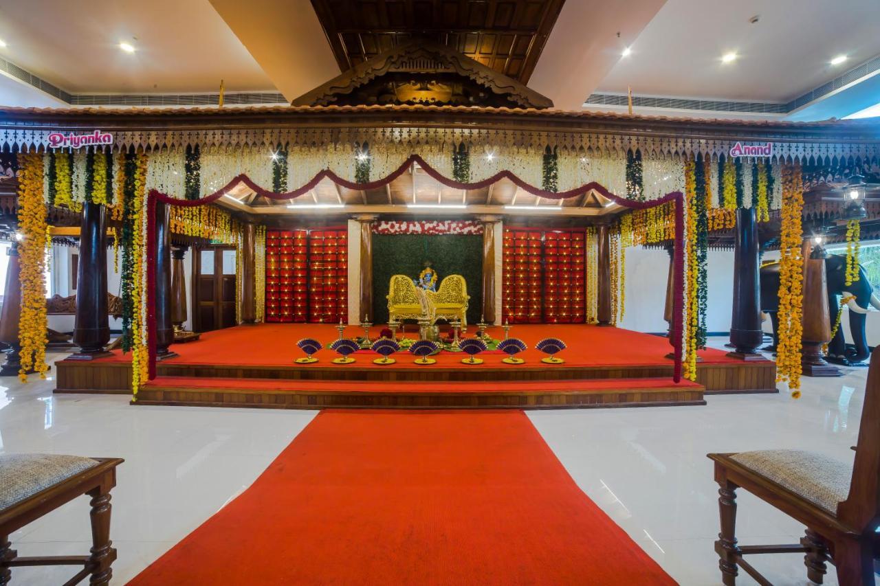 Hotel Guruvayur Darshan Екстер'єр фото