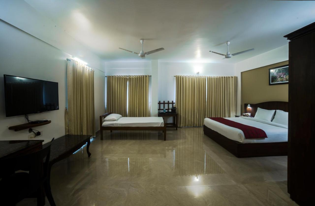 Hotel Guruvayur Darshan Екстер'єр фото